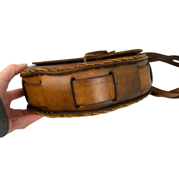 Vintage Floral Butterfly Tooled Thick Leather Braided Shoulder Bag Brown Hippie - Picture 8 of 16